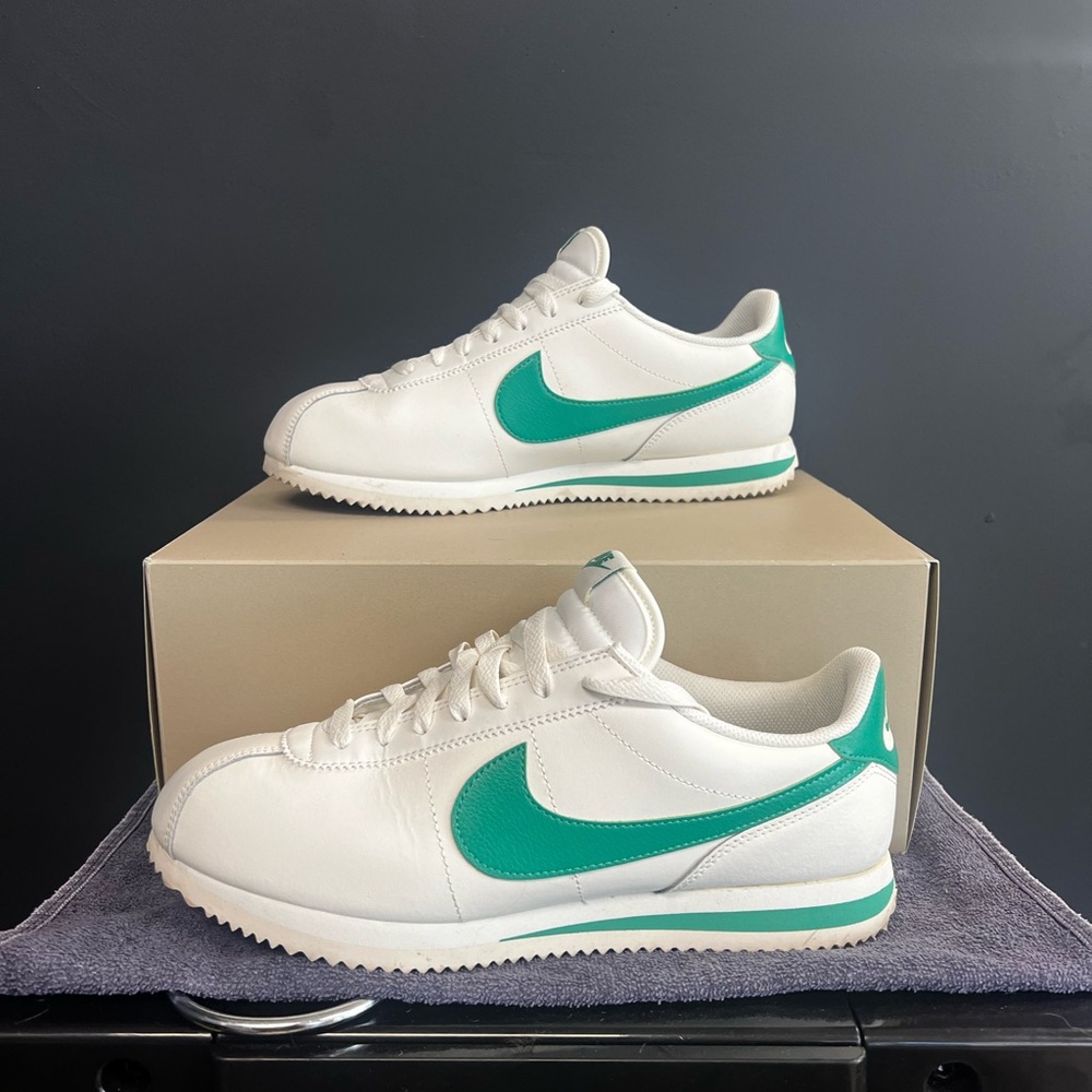 Nike White and Teal Athletic Shoes